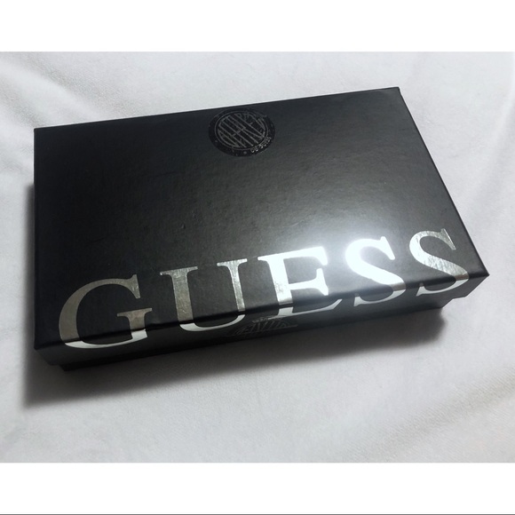 GUESS Wallet (BNWT) - Picture 4 of 6